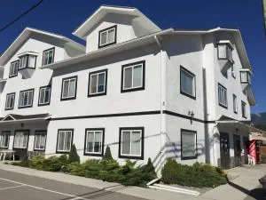 Invermere Hostel - Banff