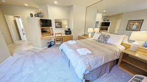 River Ridge 324AB