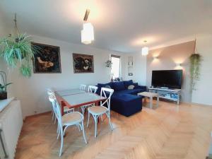 Zero zgiełku, blisko plaży i Starówki - z widokiem na panoramę miasta