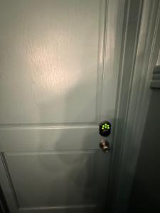 Edgewater Andersonville-area Apt Close to Loyola Lake EZ Parking