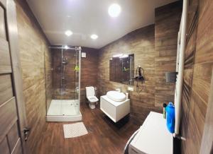 15th Floor flat with Fireplace & 3 big Balconies