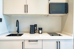 Modern 1BR Apartment in Prime Al Khobar