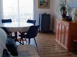 Appartement T2 vue Mer et Port,2 balcons, Parking privé