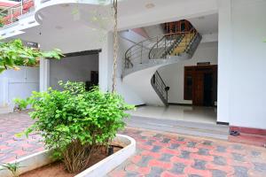 Saravanabavan Rest Inn