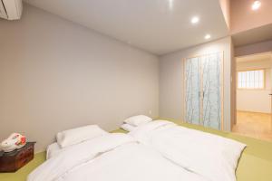 Machiya stay downtown Kyoto, near JR station