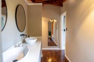 The Cabin Luxury Safari Villa, Private Pool, Hot tub, Outdoor Shower, Giraffe Tower, Free Standing Bath, Private Game Reserve, Romantic Getaway, Ultimate Bush Luxury