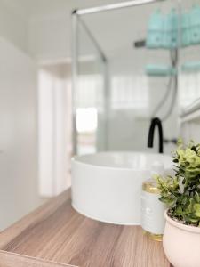 Brisbane CBD - 2BR - Sleeps 6 - Snacks WIFI - Parking