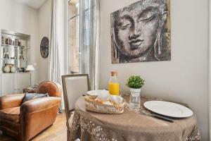 Champs-Élysées & Arc de Triomphe - Paris Vacation Rentals