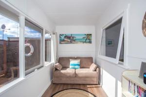 Retro Beach Cottage - classic surf getaway