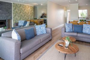 NEW LISTING - PARADISE ON THE WATER AT COMMODORE