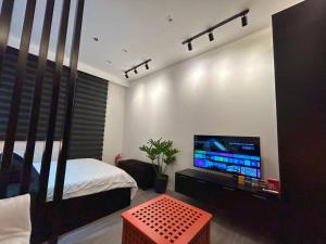 Shore 2 Residences - Takyas Staycation
