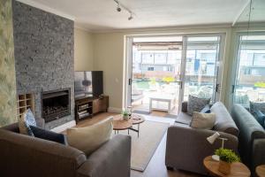 NEW LISTING - PARADISE ON THE WATER AT COMMODORE