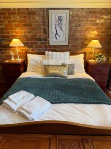 Quirky and Colourful on Foodies Favourite Lygon St