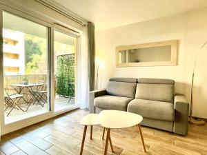 Modern and peaceful flat with terrace and parking