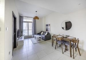 Iconic HF BR Hall 2 Bath Balcony Free- Parking, Pool, Gym & 2 Kids - Al Reem Island