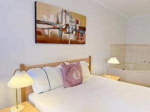 Beachcomber Motel & Apartments