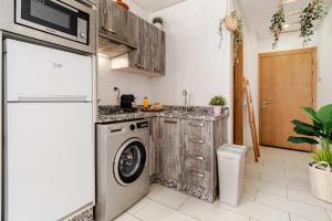 Charming Studio Center, Quiet, Well Placed