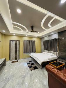 Annapurna Banquet And Inn