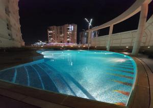 Iconic HF BR Hall 2 Bath Balcony Free- Parking, Pool, Gym & 2 Kids - Al Reem Island