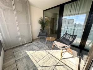 New modern Apartment near Tipos Arena with Parking