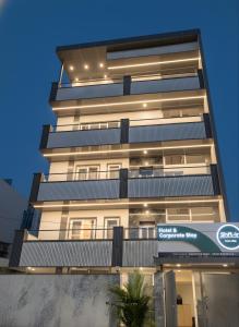 Shft-In Hotel