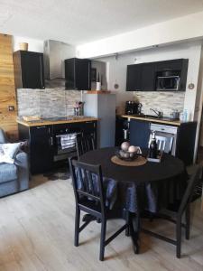 Station Les Deux Alpes, le Refuge du Diable, front de neige, 46 personnes