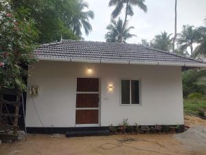 Katadi beach coral cottage