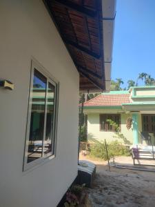 Katadi beach coral cottage