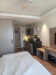 Studio apartment in Suntwilight near to expomart