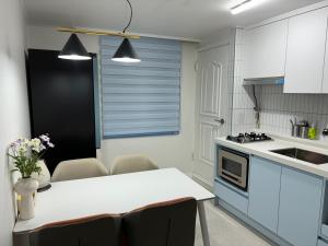 연남동 홍대입구역 3번 출구 5분 거리 넓은 숙소