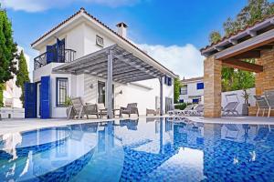 Villa Amy - 100m from Nisia Loumbardi Beach