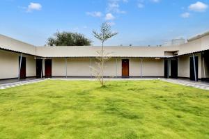 Hotel O Mint Leaf & Lodging