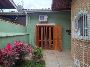 Casa arte praia a 3 quadras da orla do itagua e perto de tudo