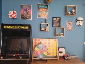 Enquête et jeux dans les années 80