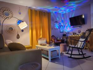 Enquête et jeux dans les années 80