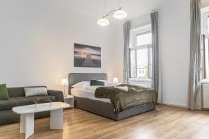 Stylish & Cozy 2BR Stay, Steps from AKH