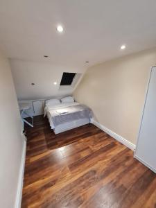 Bright and Convenient Top flat