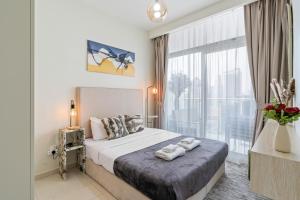 Burj Khalifa&City View 1BR, Near Dubai Water Canal, Vera Tower, Business Bay by Morada Holidays
