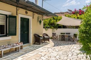 Lena’s traditional villa