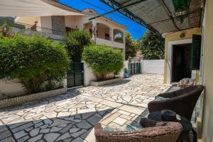 Lena’s traditional villa