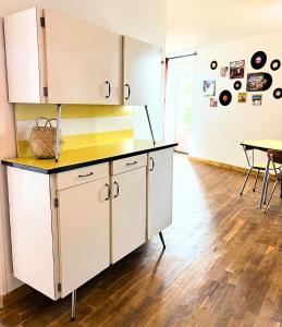 Vinyle club-rétro 70s-6 pers-Terrasse-Wifi-Parking