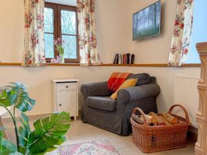 Chalupa s vlastním koupáním a rozlehlou zahradou