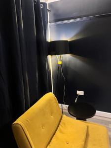 Corporate 3 bedroom home with free parking sleeps 7