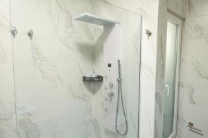 Quaint, Central Ground floor 2 Bed 2 Bath apartments at Little Oaks