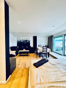 Amazing 2BR Apt, 16-Mins to Blumengärten