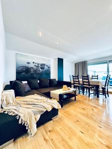 Amazing 2BR Apt, 16-Mins to Blumengärten