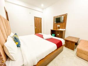 The Chintpurni Hotel