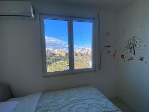 Cozy Apartment with Zoo and Lake View