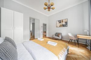 Newly Refurbished Luxurious 2 Bedroom Apartment by Reside Baltic