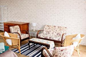 Pecan and Lime Inn The Main Den